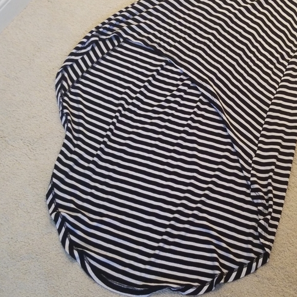 Long Dress - Picture 2 of 3